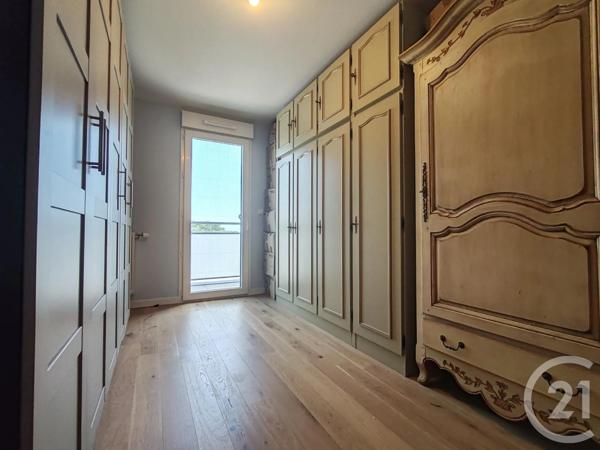 Appartement F5 à vendre  5 pièces - 111,34 m 2   ST JEAN DE LA RUELLE  - 45