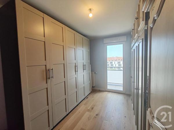 Appartement F5 à vendre  5 pièces - 111,34 m 2   ST JEAN DE LA RUELLE  - 45