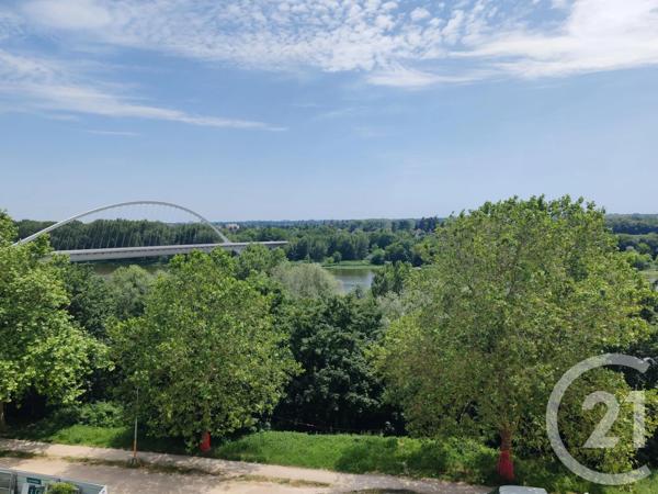 Appartement F5 à vendre  5 pièces - 111,34 m 2   ST JEAN DE LA RUELLE  - 45