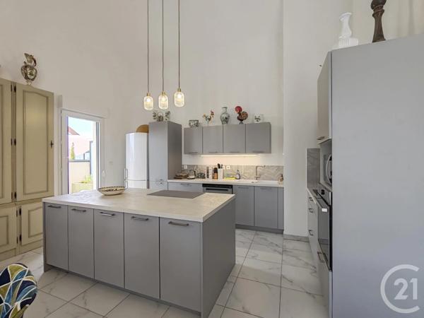 Appartement F5 à vendre  5 pièces - 111,34 m 2   ST JEAN DE LA RUELLE  - 45