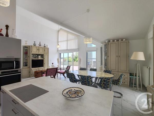 Appartement F5 à vendre  5 pièces - 111,34 m 2   ST JEAN DE LA RUELLE  - 45