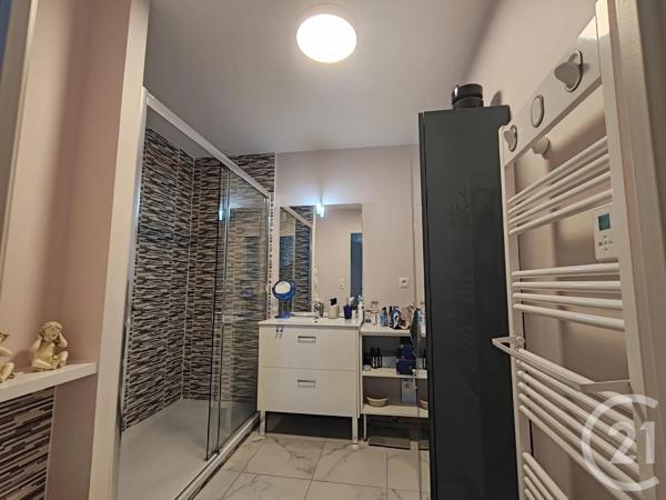 Appartement F5 à vendre  5 pièces - 111,34 m 2   ST JEAN DE LA RUELLE  - 45