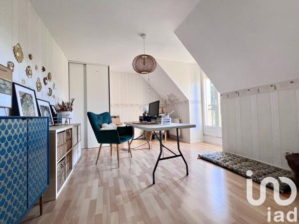 Maison traditionnelle 7 pièces de 165 m² à Tournan-en-Brie (77220)