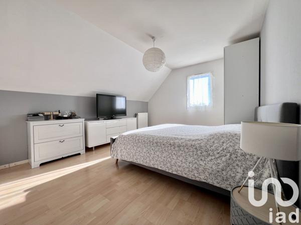 Maison traditionnelle 7 pièces de 165 m² à Tournan-en-Brie (77220)