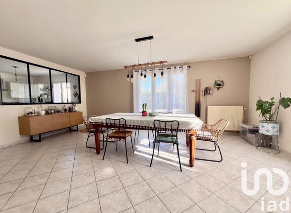 Maison traditionnelle 7 pièces de 165 m² à Tournan-en-Brie (77220)