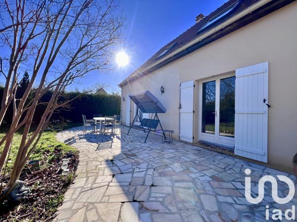 Maison traditionnelle 7 pièces de 165 m² à Tournan-en-Brie (77220)