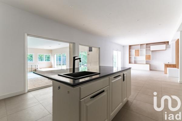 Maison 7 pièces de 245 m² à Dijon (21000)