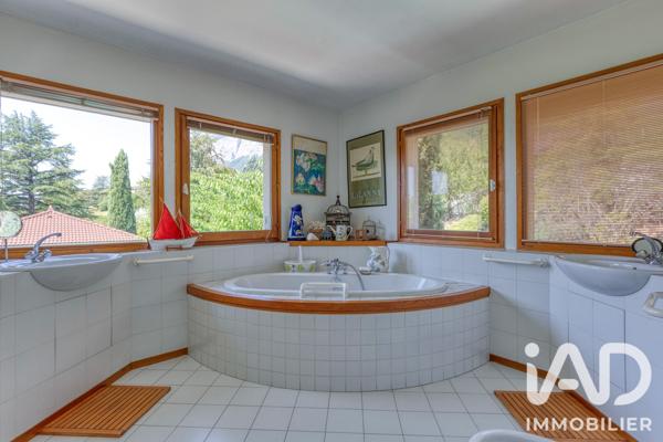 Maison à vendre 7 pièces 170 m² Saint-Ismier