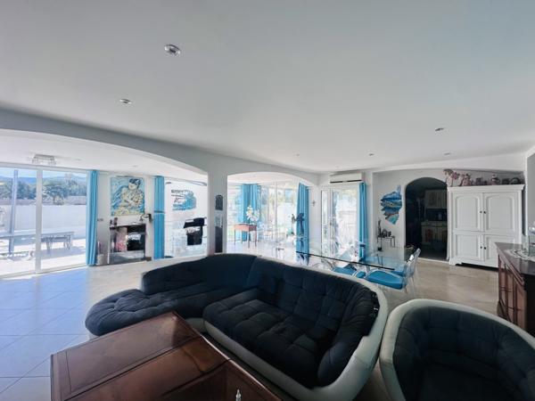 Prunelli-di-Fiumorbo (20243) Ensemble immobilier T3,T3,T4 300m2