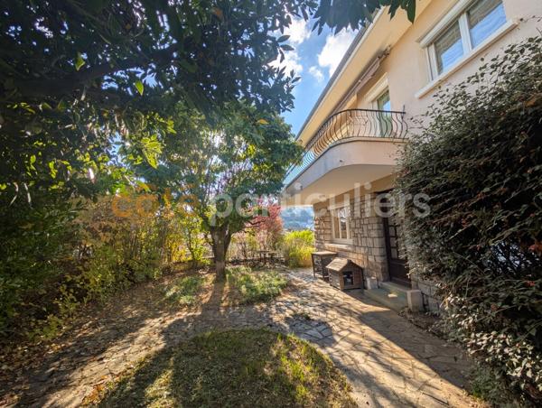 Vente Maison207 m² - 9 Pièces - RODEZ (12000)