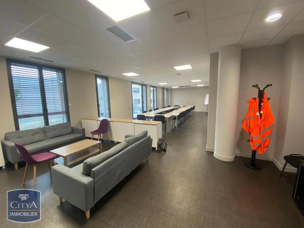 Local professionnel à louer 88m²