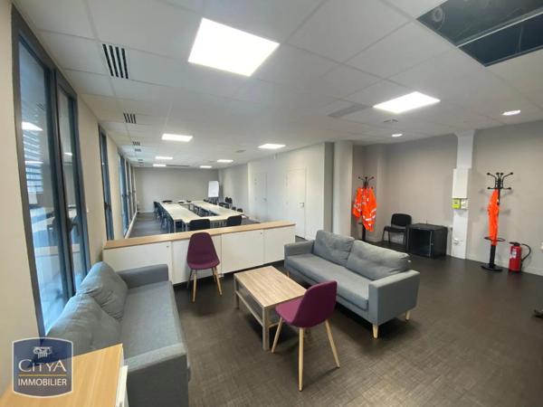 Local professionnel à louer 88m²