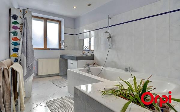 Maison à vendre    6 pièces • 175 m2 Cailloux-sur-Fontaines