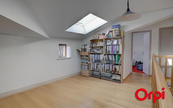 Maison à vendre    6 pièces • 175 m2 Cailloux-sur-Fontaines