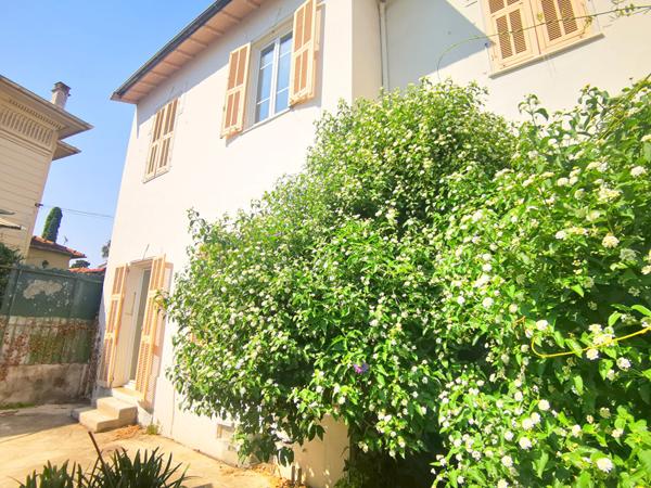 SAINT MAURICE : MAISON INDIVIDUELLE 120M2 AVEC GARAGE
