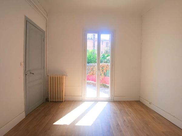 SAINT MAURICE : MAISON INDIVIDUELLE 120M2 AVEC GARAGE