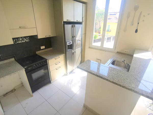 SAINT MAURICE : MAISON INDIVIDUELLE 120M2 AVEC GARAGE