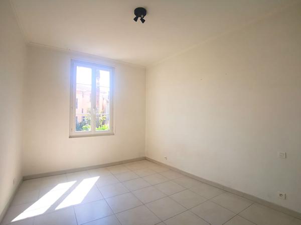 SAINT MAURICE : MAISON INDIVIDUELLE 120M2 AVEC GARAGE