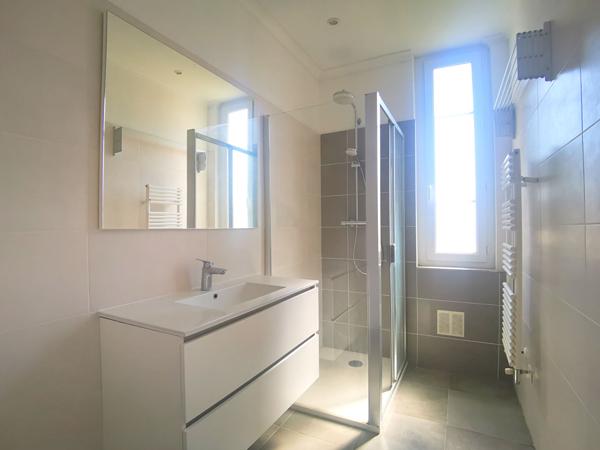 SAINT MAURICE : MAISON INDIVIDUELLE 120M2 AVEC GARAGE