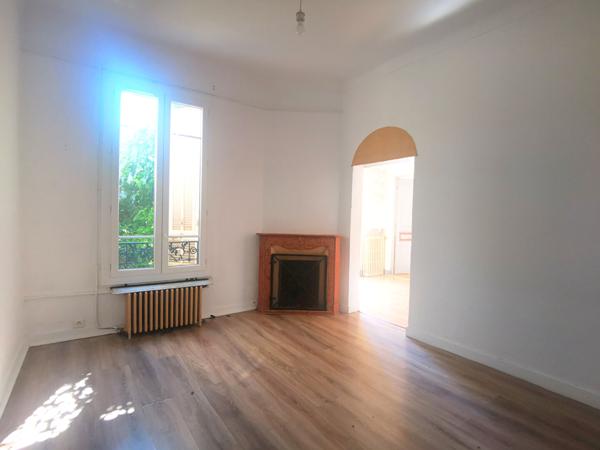 SAINT MAURICE : MAISON INDIVIDUELLE 120M2 AVEC GARAGE
