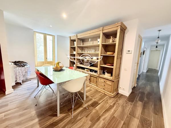 Nîmes centre, Jardins de La Fontaine, appartement bourgeois, 4 chambres, grand balcon.