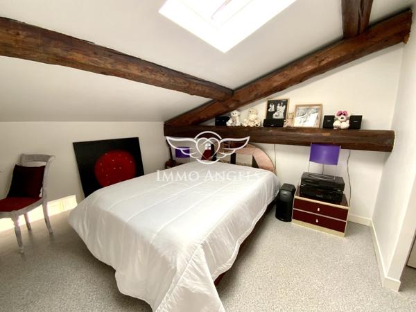 Nîmes centre, Jardins de La Fontaine, appartement bourgeois, 4 chambres, grand balcon.