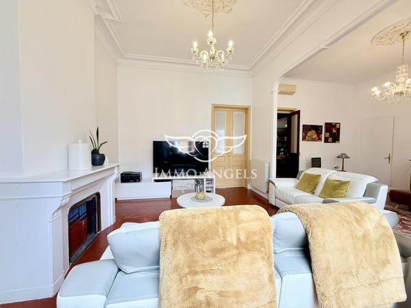 Nîmes centre, Jardins de La Fontaine, appartement bourgeois, 4 chambres, grand balcon.