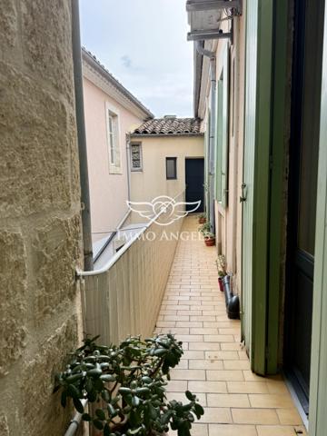 Nîmes centre, Jardins de La Fontaine, appartement bourgeois, 4 chambres, grand balcon.