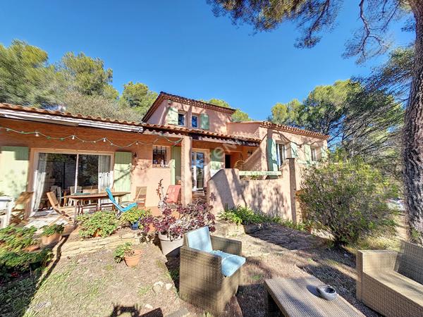 Maison Six Fours Les Plages 6 pièce(s - Le Brusc