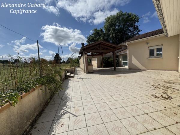 Axe La Réole-Langon - Maison de plain-pied - 5 chambres + bureau - Jardin 3 000 m² - 3 Garages