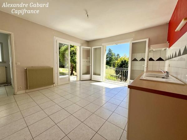 Axe La Réole-Langon - Maison de plain-pied - 5 chambres + bureau - Jardin 3 000 m² - 3 Garages