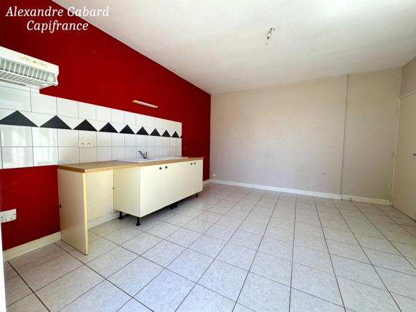 Axe La Réole-Langon - Maison de plain-pied - 5 chambres + bureau - Jardin 3 000 m² - 3 Garages