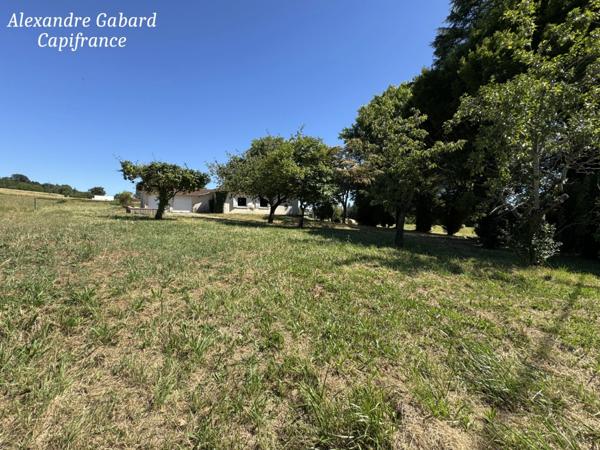 Axe La Réole-Langon - Maison de plain-pied - 5 chambres + bureau - Jardin 3 000 m² - 3 Garages