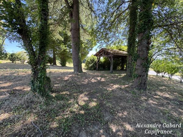 Axe La Réole-Langon - Maison de plain-pied - 5 chambres + bureau - Jardin 3 000 m² - 3 Garages