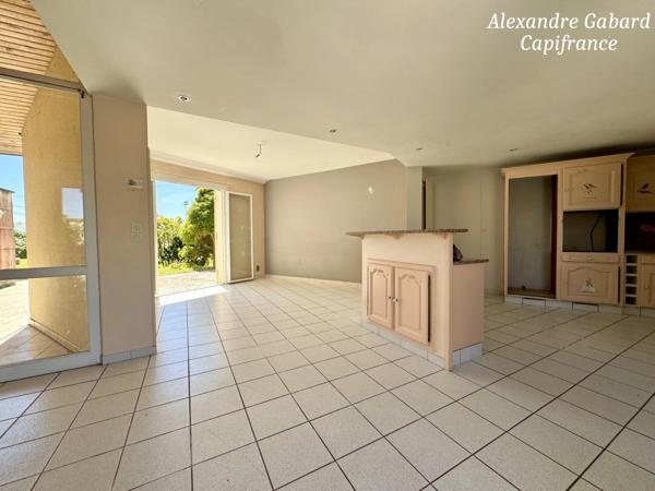 Axe La Réole-Langon - Maison de plain-pied - 5 chambres + bureau - Jardin 3 000 m² - 3 Garages