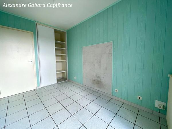 Axe La Réole-Langon - Maison de plain-pied - 5 chambres + bureau - Jardin 3 000 m² - 3 Garages