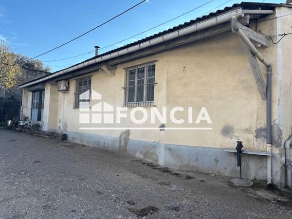 Location Local commercial 5 pièces 98.3 m² - 186 BOULEVARD SAINT LOUP Marseille 13010