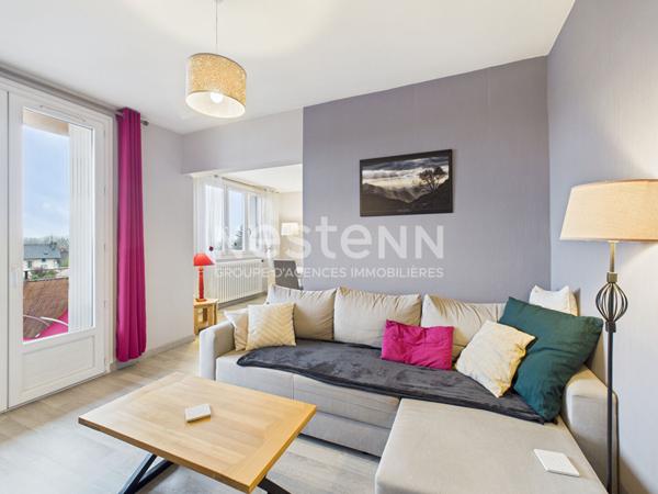 A vendre à Arpajon Sur Cère, Appartement 3 pièces d'une surface de 72 m² avec loggia, cave et garage.