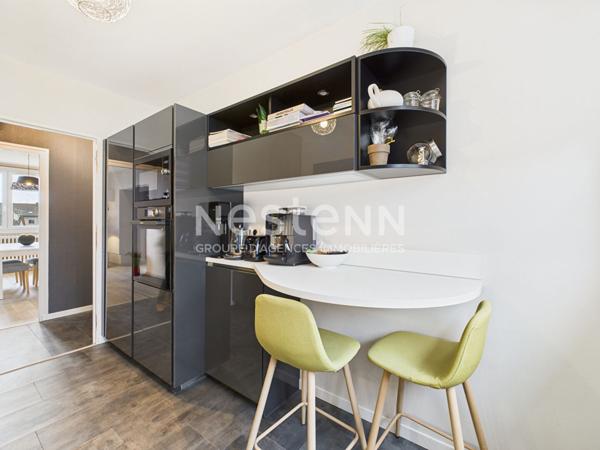 A vendre à Arpajon Sur Cère, Appartement 3 pièces d'une surface de 72 m² avec loggia, cave et garage.