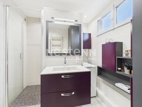 A vendre à Arpajon Sur Cère, Appartement 3 pièces d'une surface de 72 m² avec loggia, cave et garage.