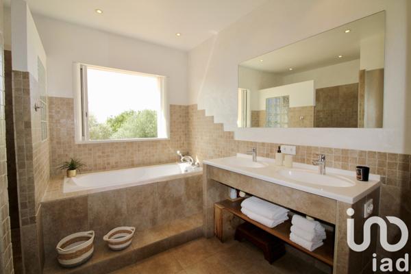 Maison à vendre 5 pièces 225 m² Montauroux