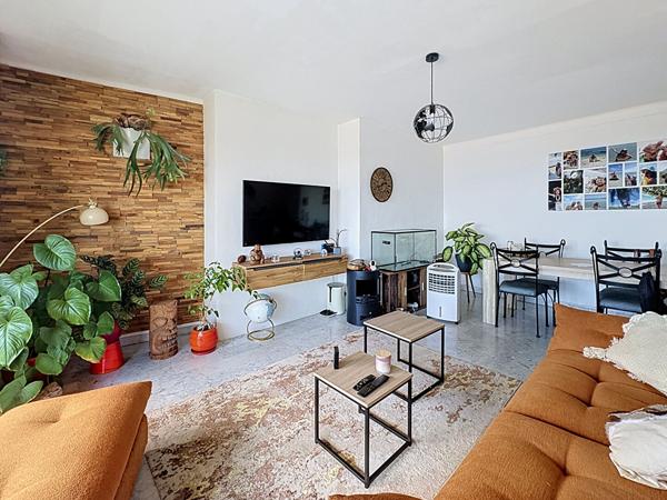 Appartement 3 pièces à vendre à Grasse - Avant dernier étage avec vue mer panoramique