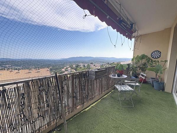 Appartement 3 pièces à vendre à Grasse - Avant dernier étage avec vue mer panoramique