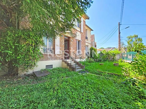 À vendre Maison de 7 pièces de 160m² avec véranda et terrain de 537m² à Saint Cyr l'École proche Gare