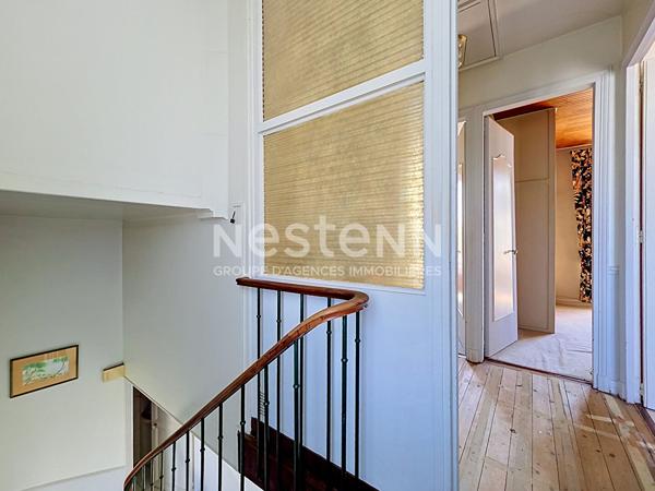 À vendre Maison de 7 pièces de 160m² avec véranda et terrain de 537m² à Saint Cyr l'École proche Gare