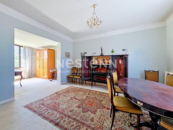 À vendre Maison de 7 pièces de 160m² avec véranda et terrain de 537m² à Saint Cyr l'École proche Gare