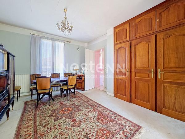 À vendre Maison de 7 pièces de 160m² avec véranda et terrain de 537m² à Saint Cyr l'École proche Gare