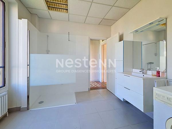 À vendre Maison de 7 pièces de 160m² avec véranda et terrain de 537m² à Saint Cyr l'École proche Gare