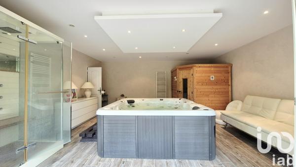 Maison à vendre 6 pièces 225 m² L'Isle-sur-la-Sorgue