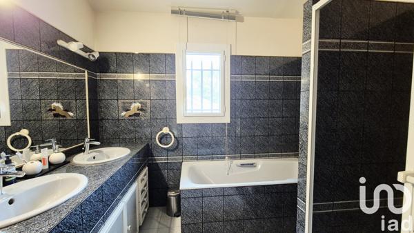 Maison à vendre 6 pièces 225 m² L'Isle-sur-la-Sorgue